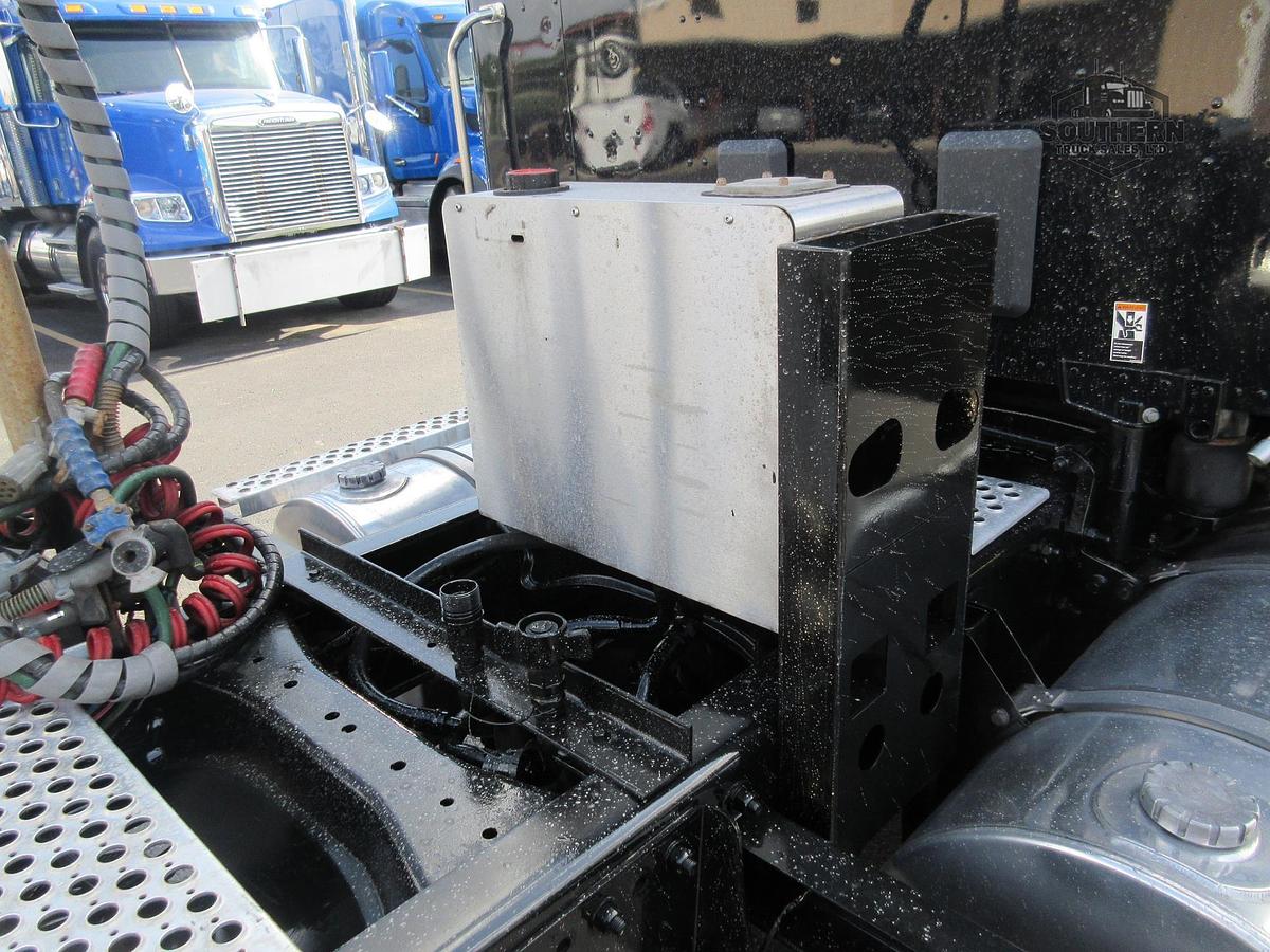 Used 2023 KENWORTH T880