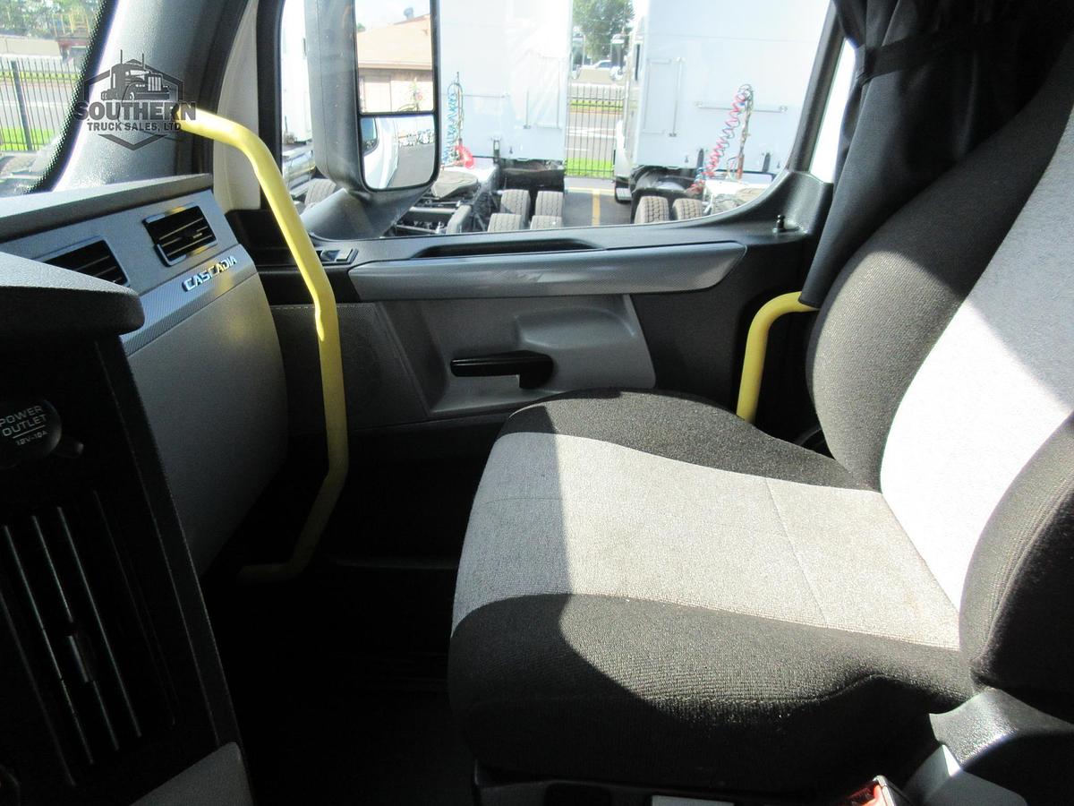 Used 2022 FREIGHTLINER CASCADIA 116