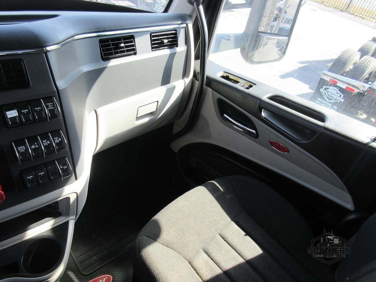 Used 2025 PETERBILT 567