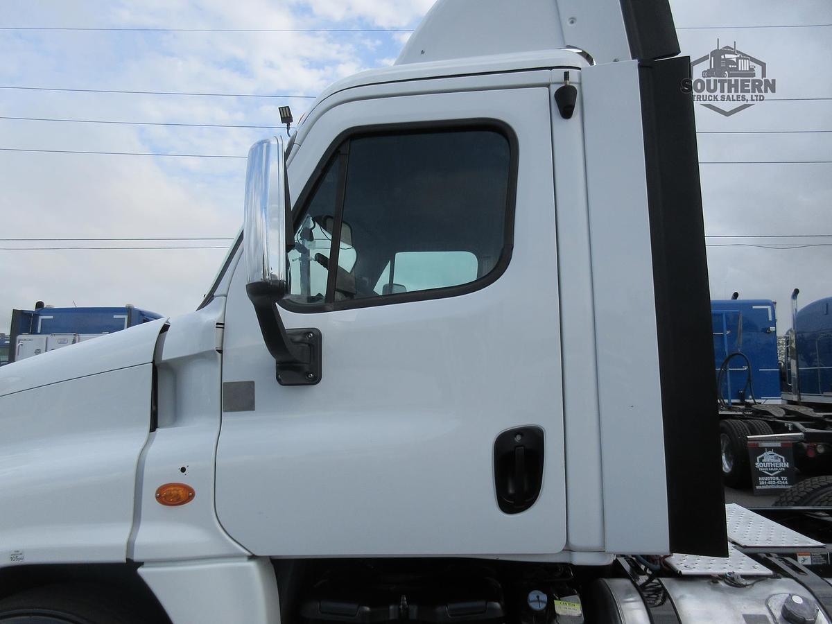 Used 2018 FREIGHTLINER CASCADIA 125
