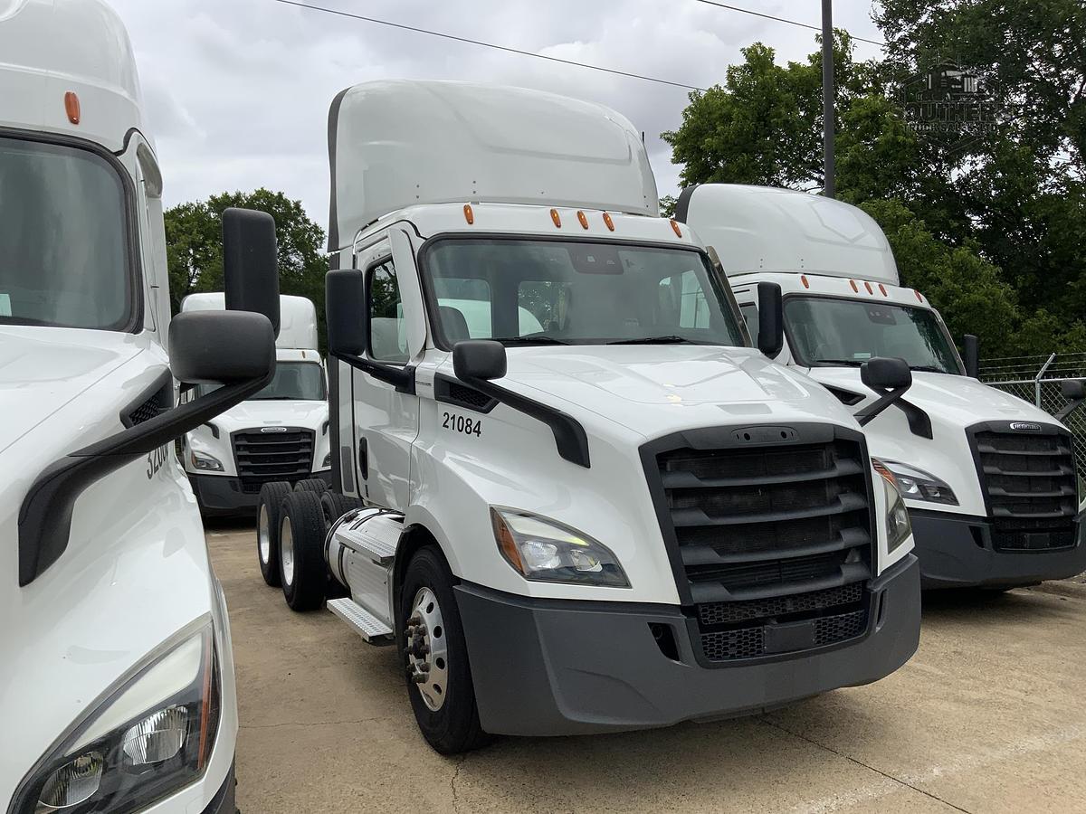 Used 2021 FREIGHTLINER CASCADIA 116