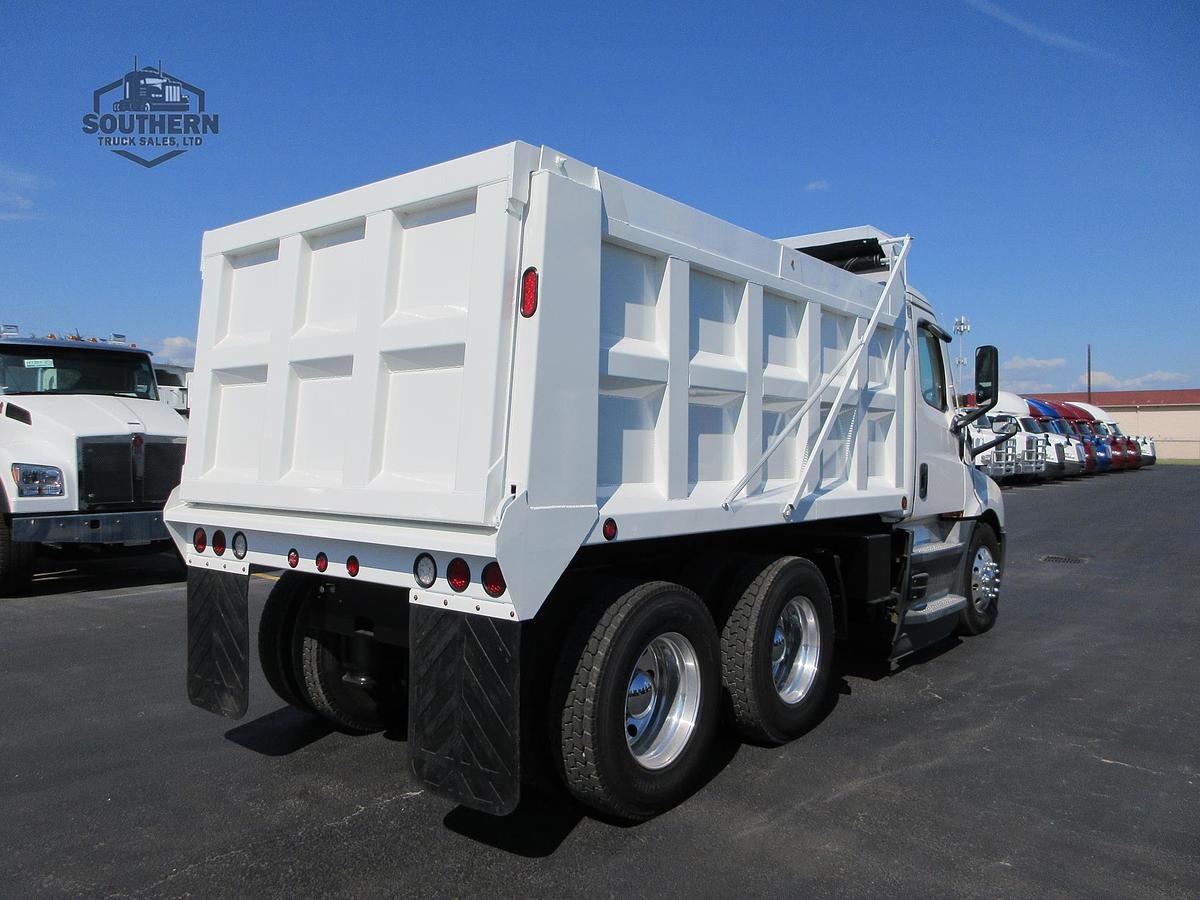 Used 2021 FREIGHTLINER CASCADIA 116