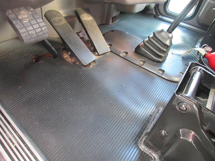 Used 2015 PETERBILT 389 - 6810