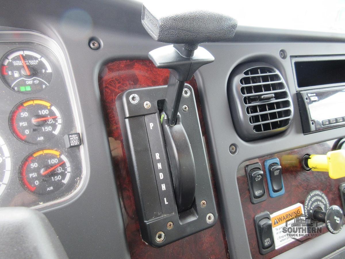 Used 2017 FREIGHTLINER BUSINESS CLASS M2 106