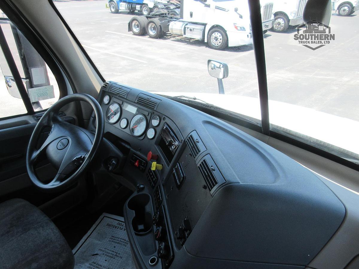 Used 2018 FREIGHTLINER CASCADIA 125
