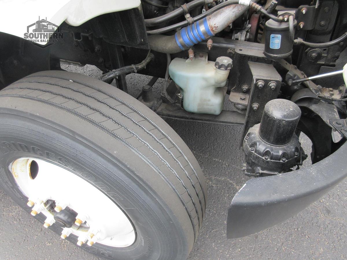 Used 2017 FREIGHTLINER BUSINESS CLASS M2 106