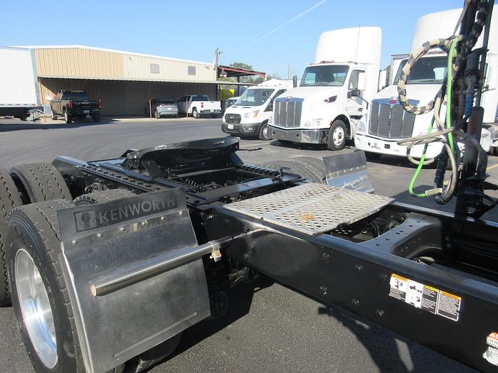 Used 2021 KENWORTH T880