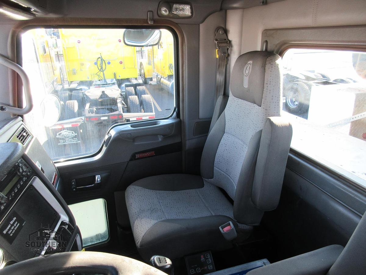 Used 2013 KENWORTH T800