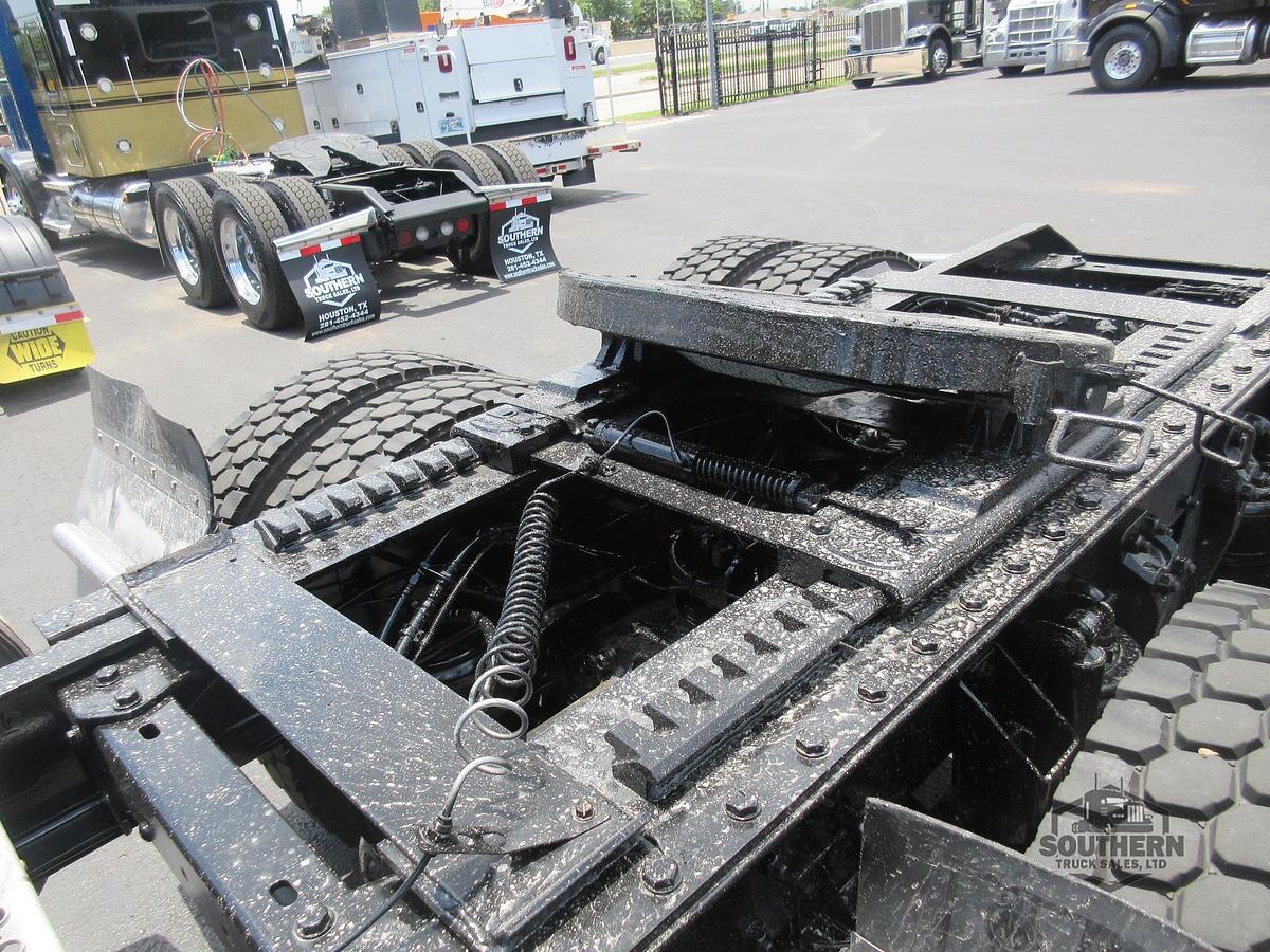 Used 2023 KENWORTH T880