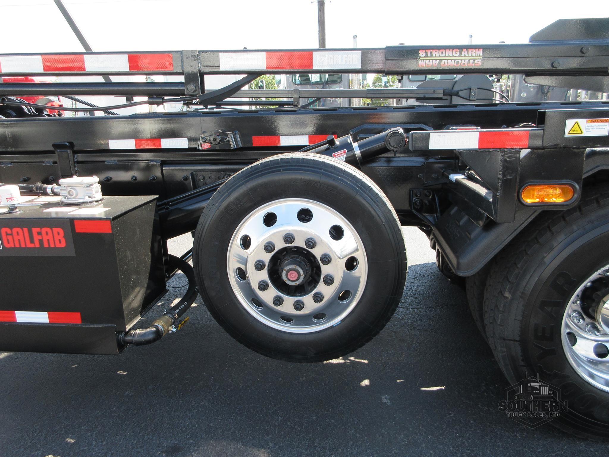 2025 KENWORTH T880