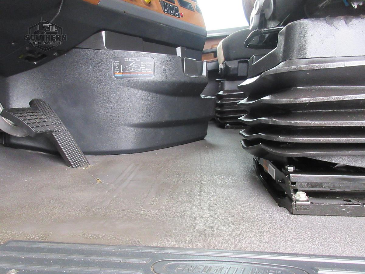 Used 2020 FREIGHTLINER CASCADIA 126