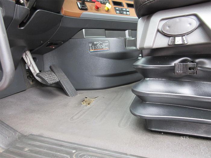 Used 2018 FREIGHTLINER CASCADIA 116