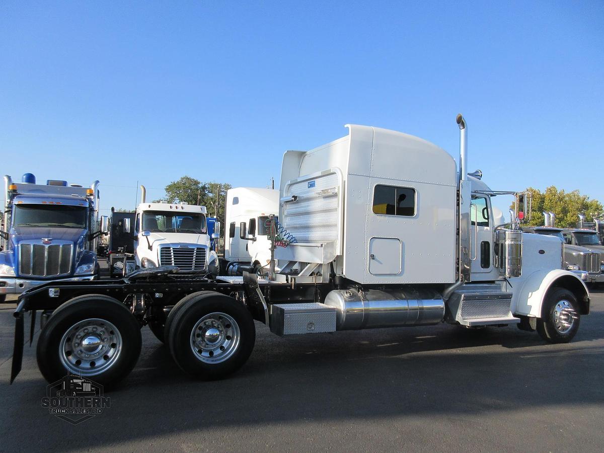 Used 2020 PETERBILT 389