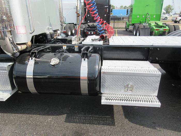 Used 2015 PETERBILT 389