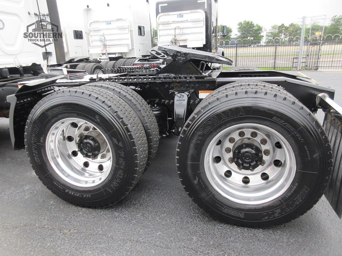 Used 2020 FREIGHTLINER CASCADIA 126