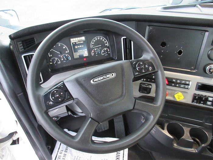 Used 2019 FREIGHTLINER CASCADIA 126