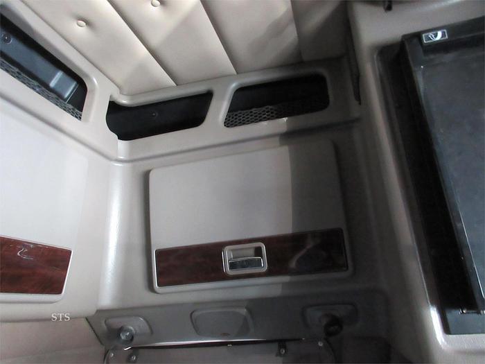 Used 2018 PETERBILT 389