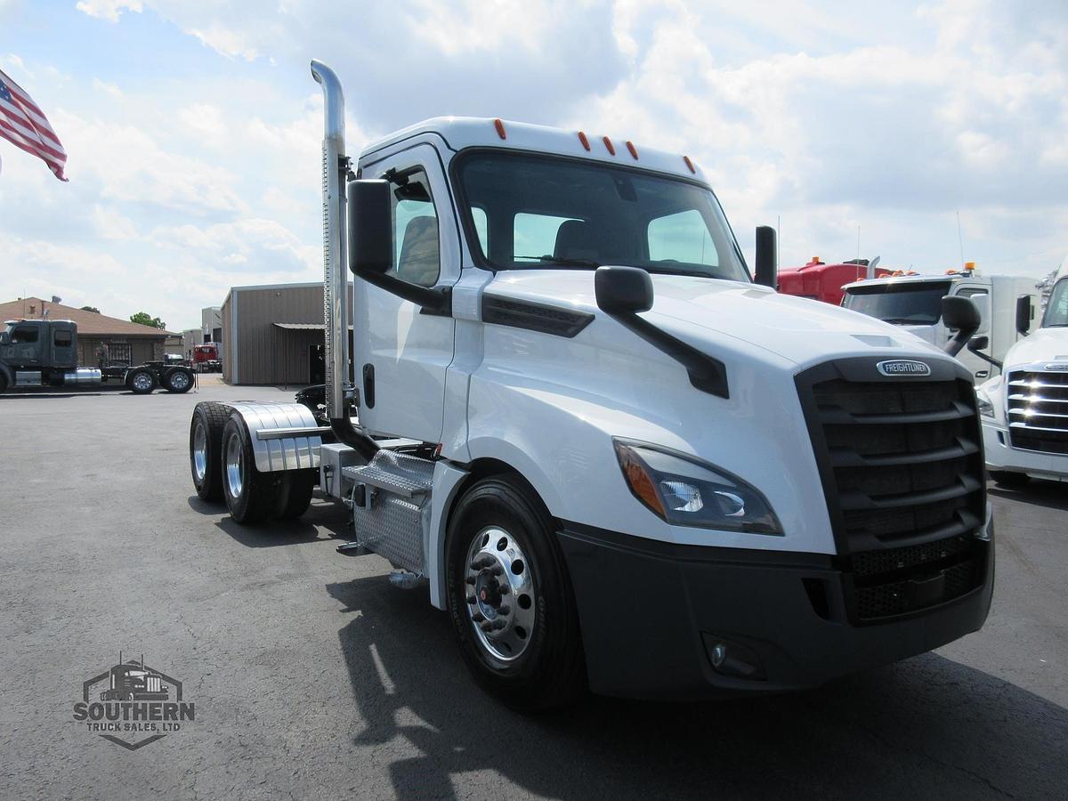 Used 2020 FREIGHTLINER CASCADIA 126