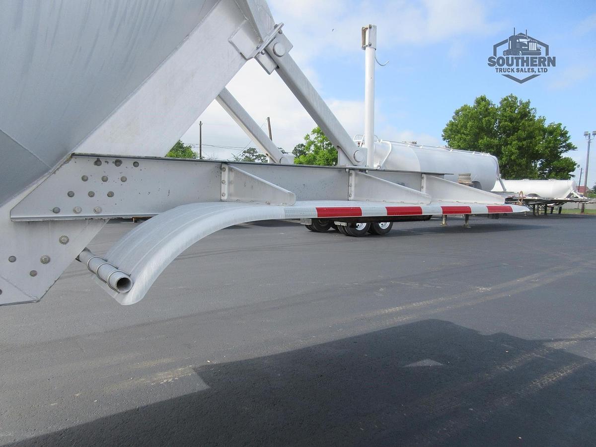 Used 2010 VANTAGE Tandem Axle