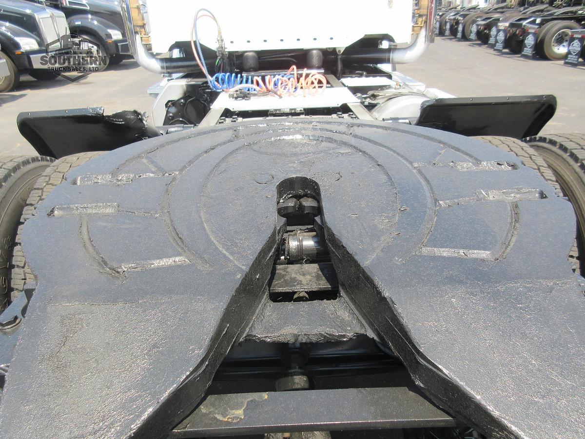 Used 2019 FREIGHTLINER CORONADO 122 SD