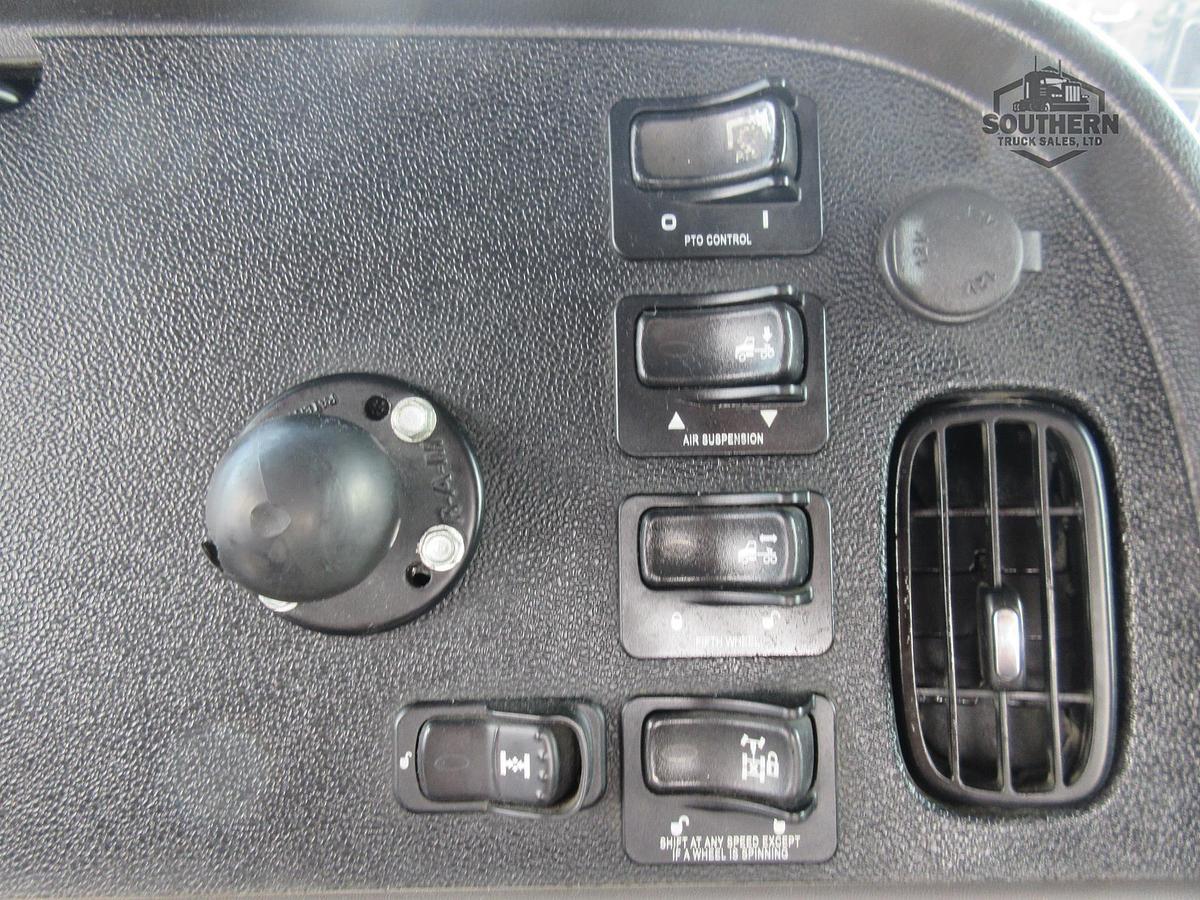 Used 2018 PETERBILT 389