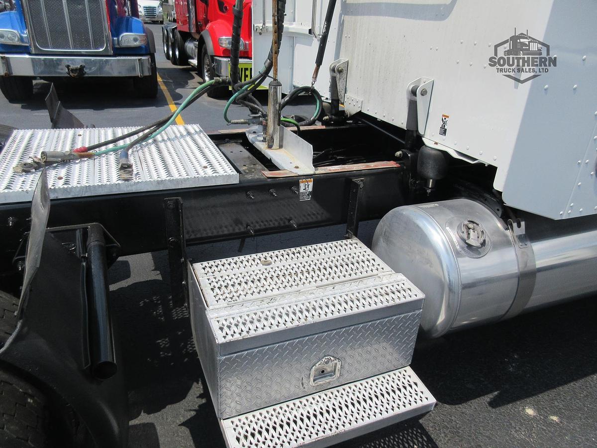 Used 2019 PETERBILT 389