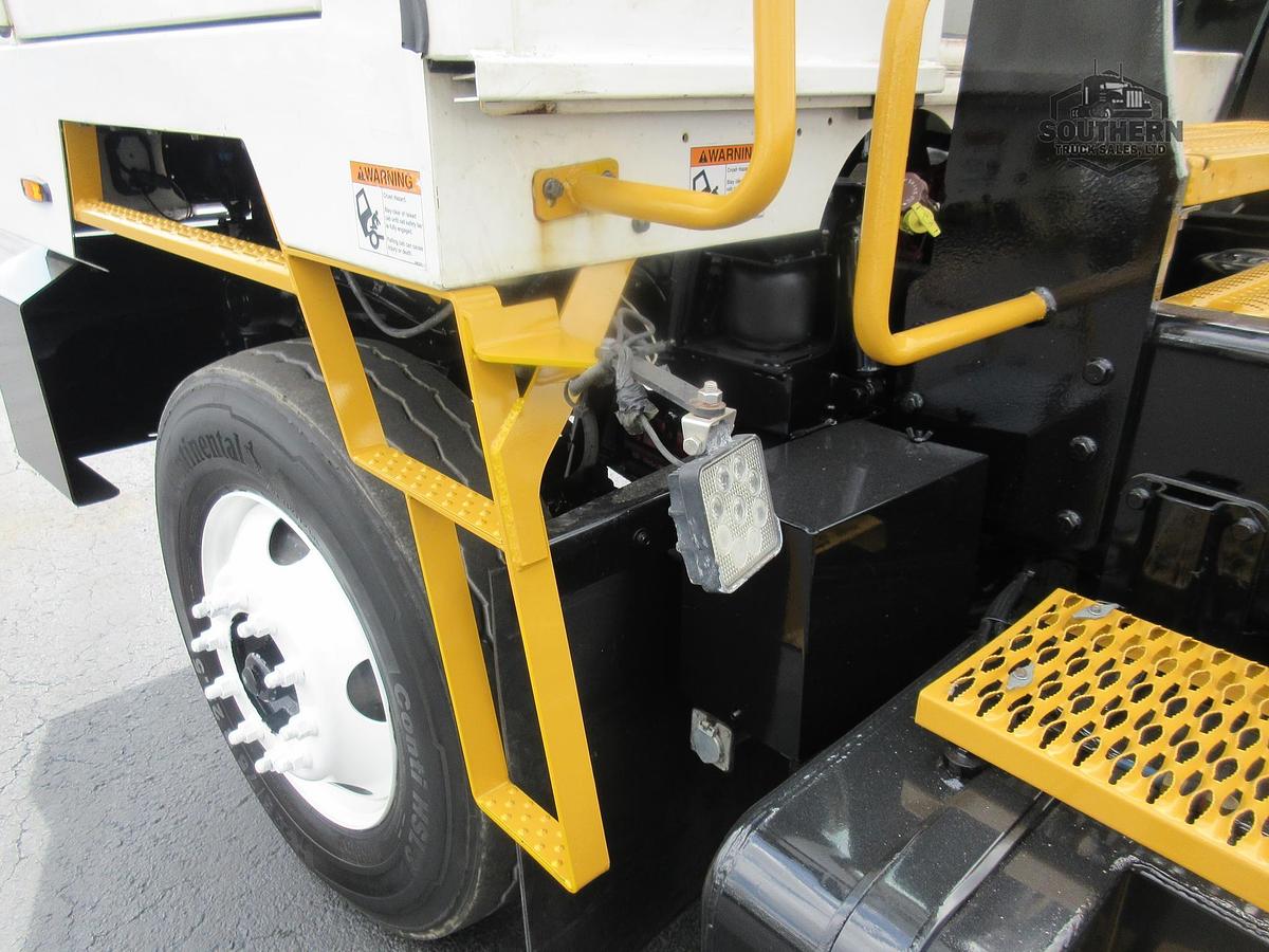 Used 2022 AUTOCAR XSPOTTER ACTT