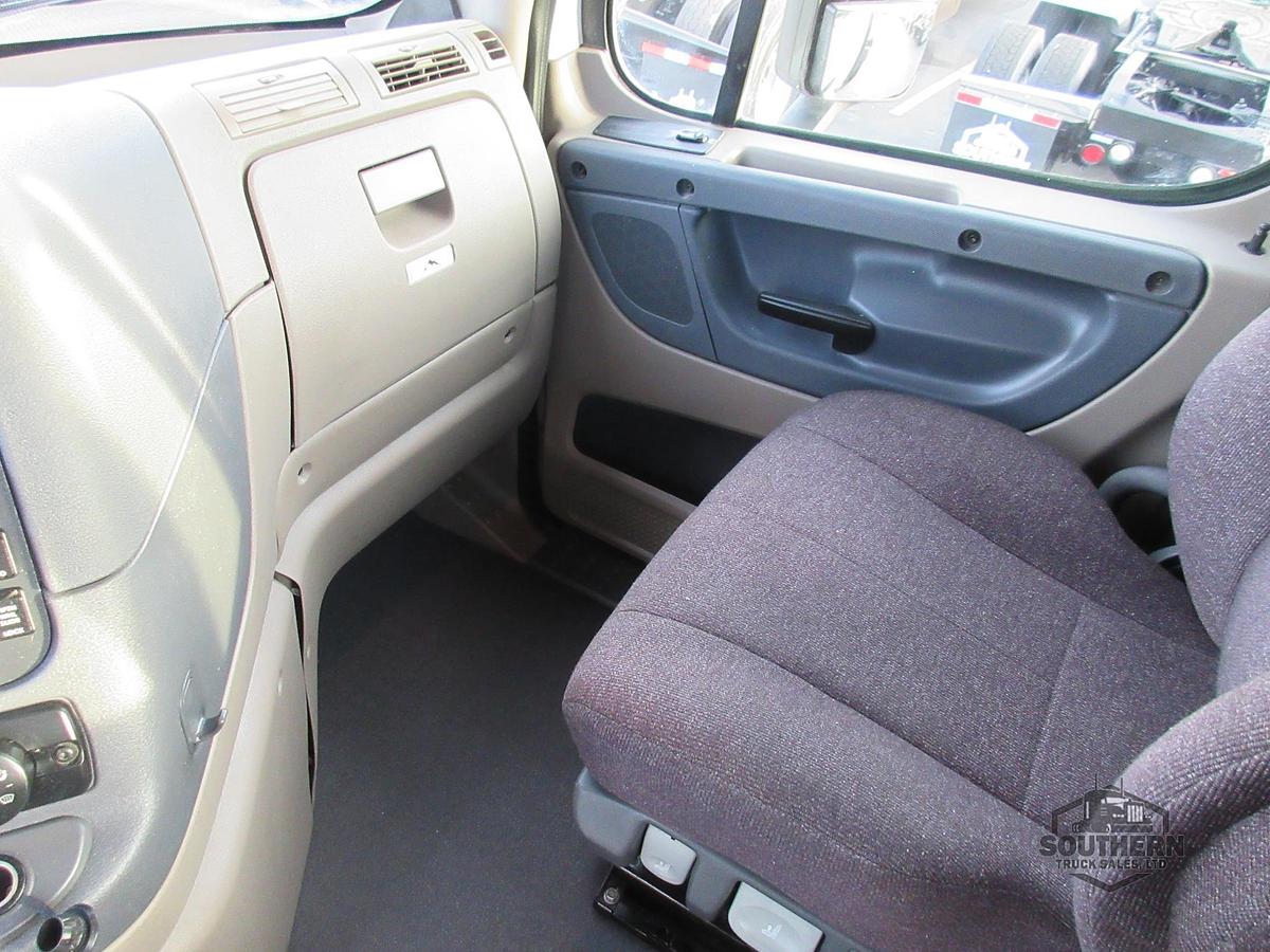 Used 2018 FREIGHTLINER CASCADIA 113