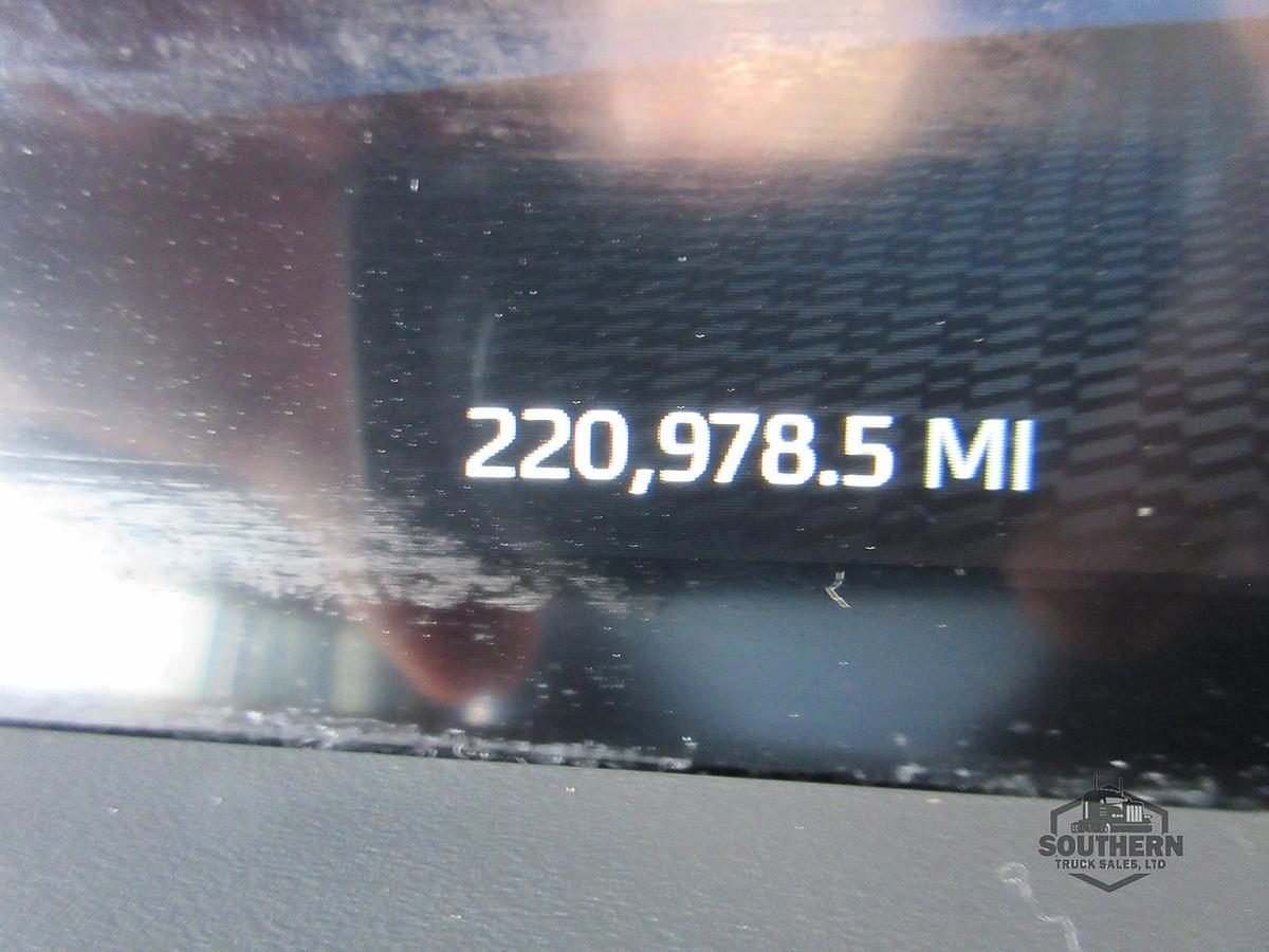 Used 2023 KENWORTH T880