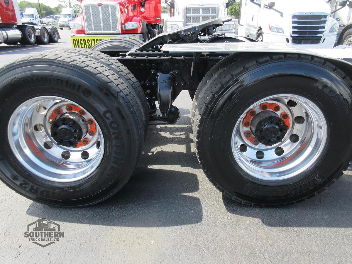 Used 2020 FREIGHTLINER CASCADIA 126
