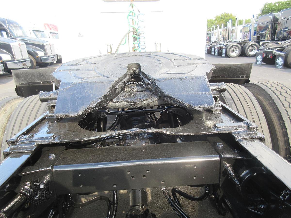 Used 2016 PETERBILT 389