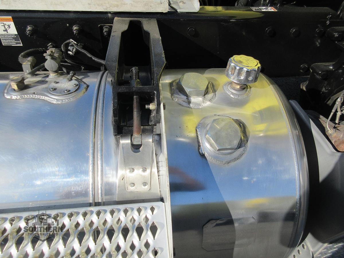 Used 2020 PETERBILT 567