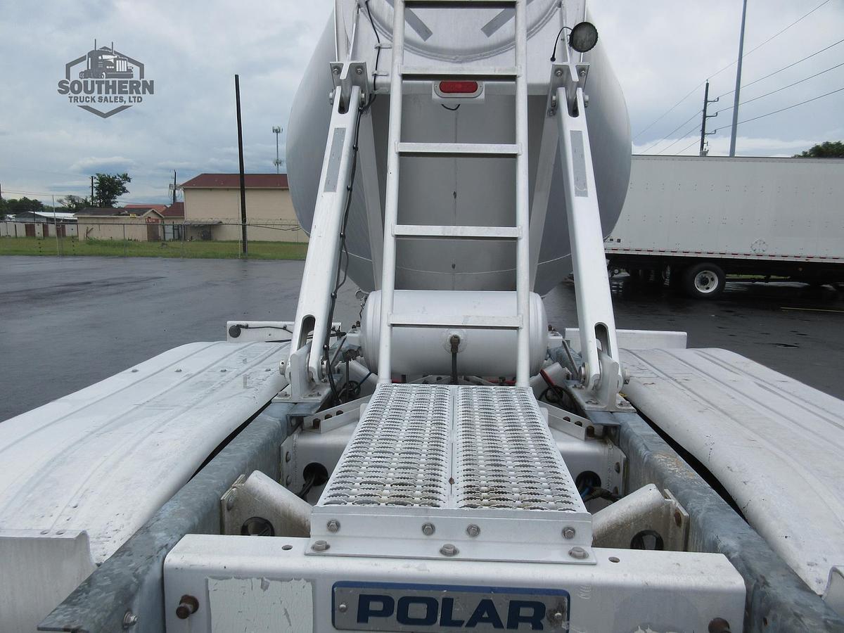 Used 2011 POLAR 42 ft
