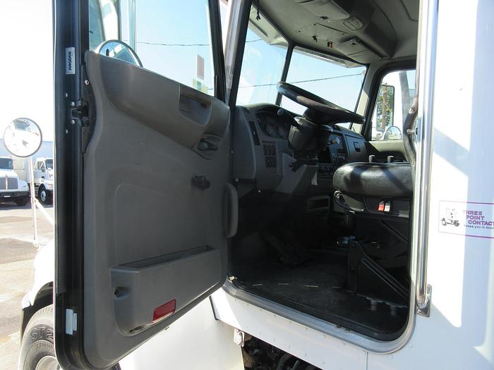 Used 2013 PETERBILT 348