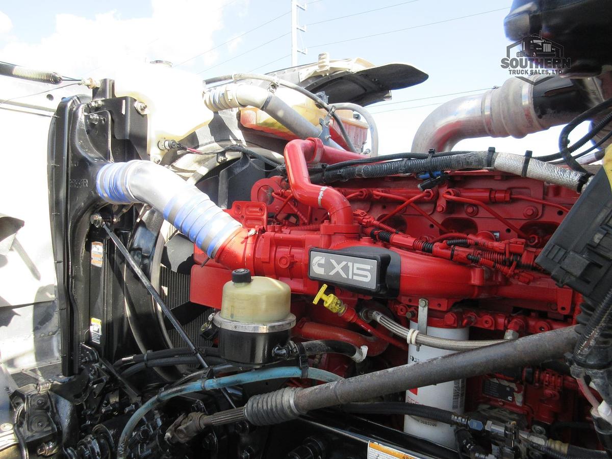 Used 2022 PETERBILT 389