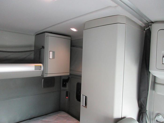 Used 2021 KENWORTH T880