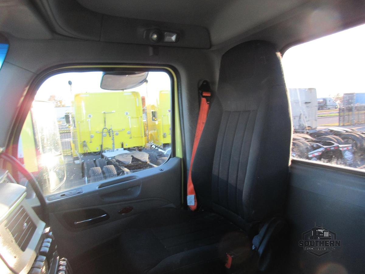 Used 2020 PETERBILT 567