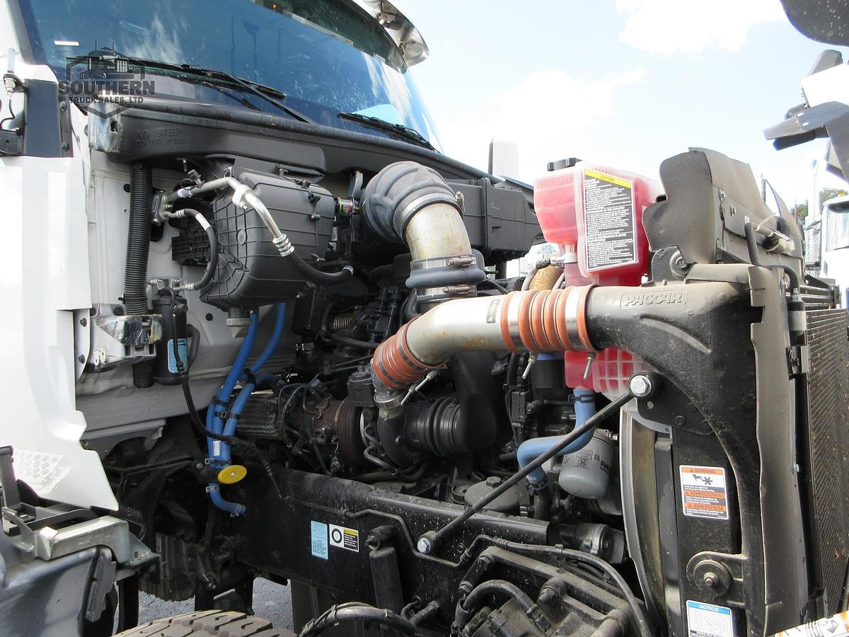 2025 KENWORTH T880