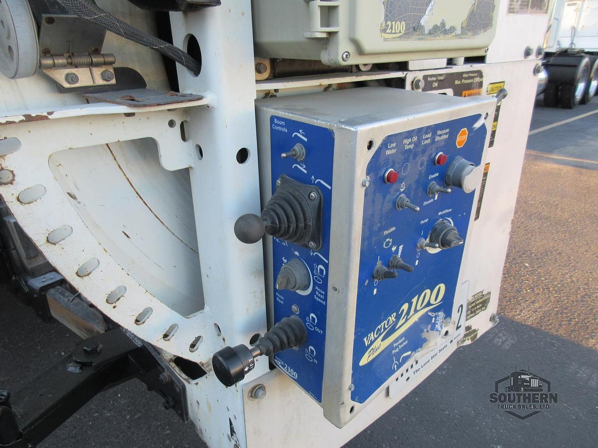 Used 2013 KENWORTH T440