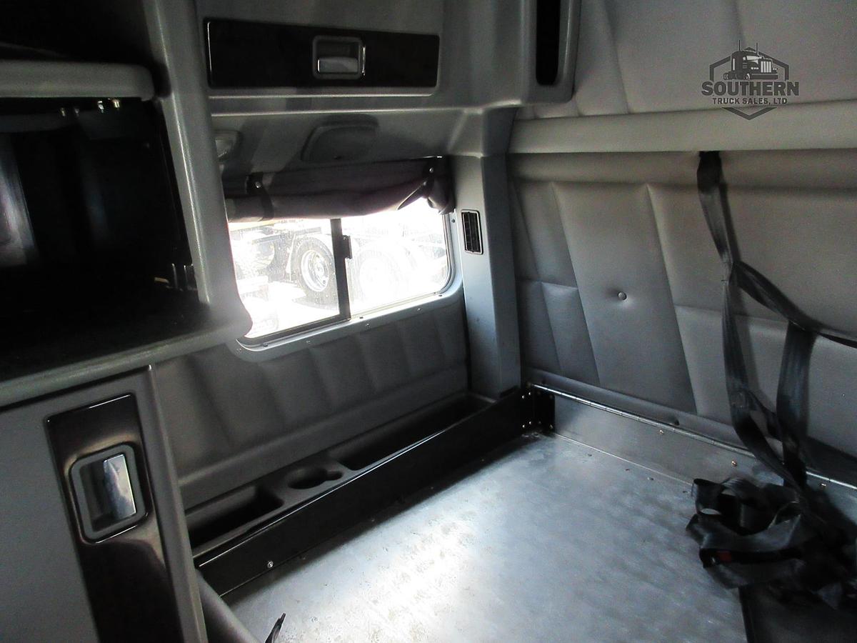 Used 2022 PETERBILT 389