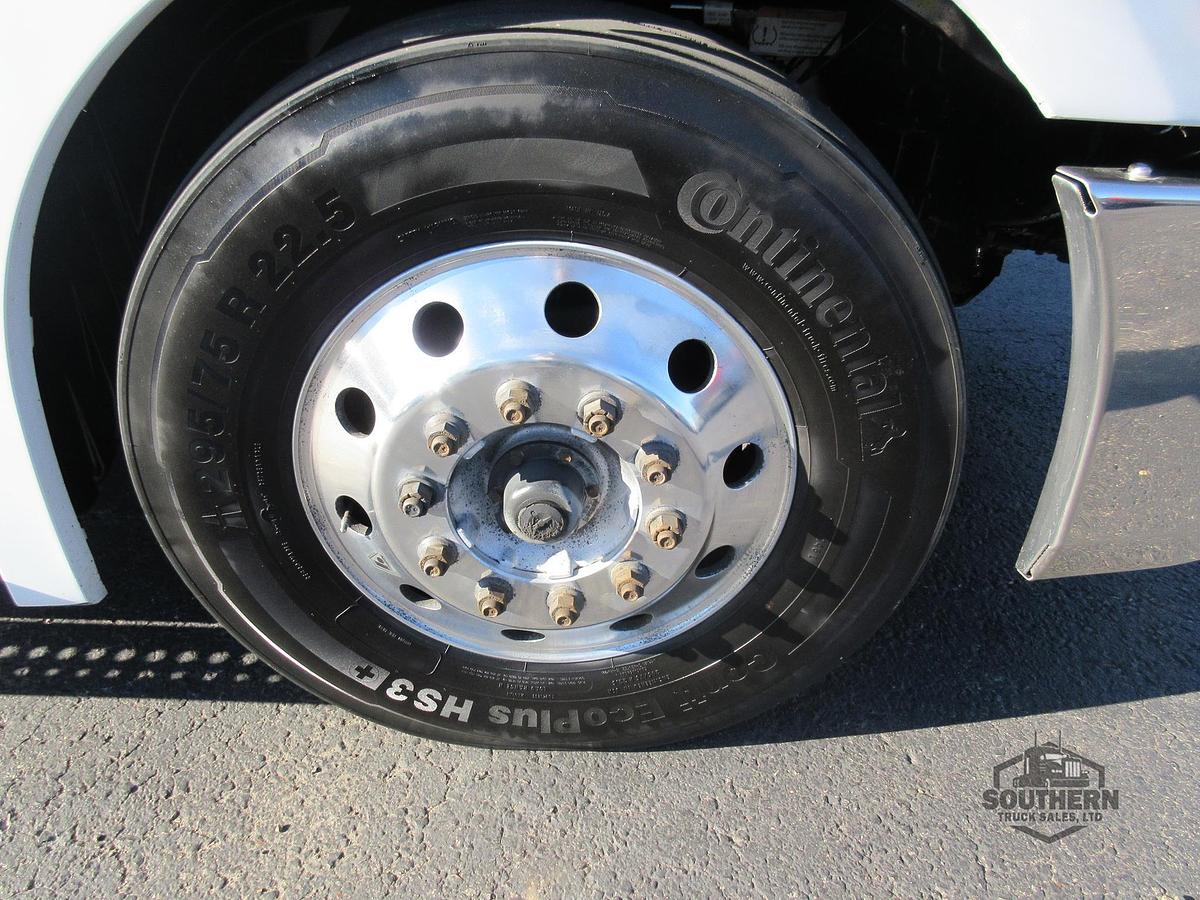 Used 2019 FREIGHTLINER CASCADIA 126