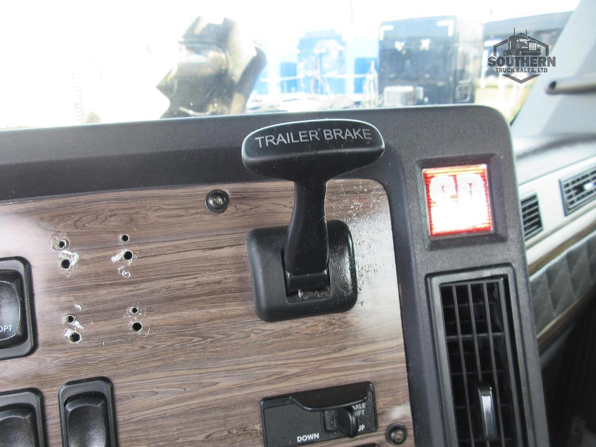 Used 2018 FREIGHTLINER CORONADO 122 SD