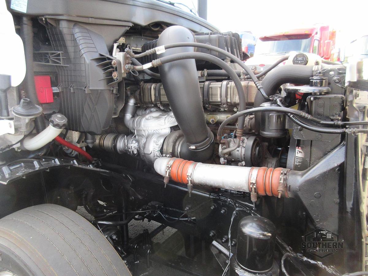 Used 2019 FREIGHTLINER CASCADIA 126