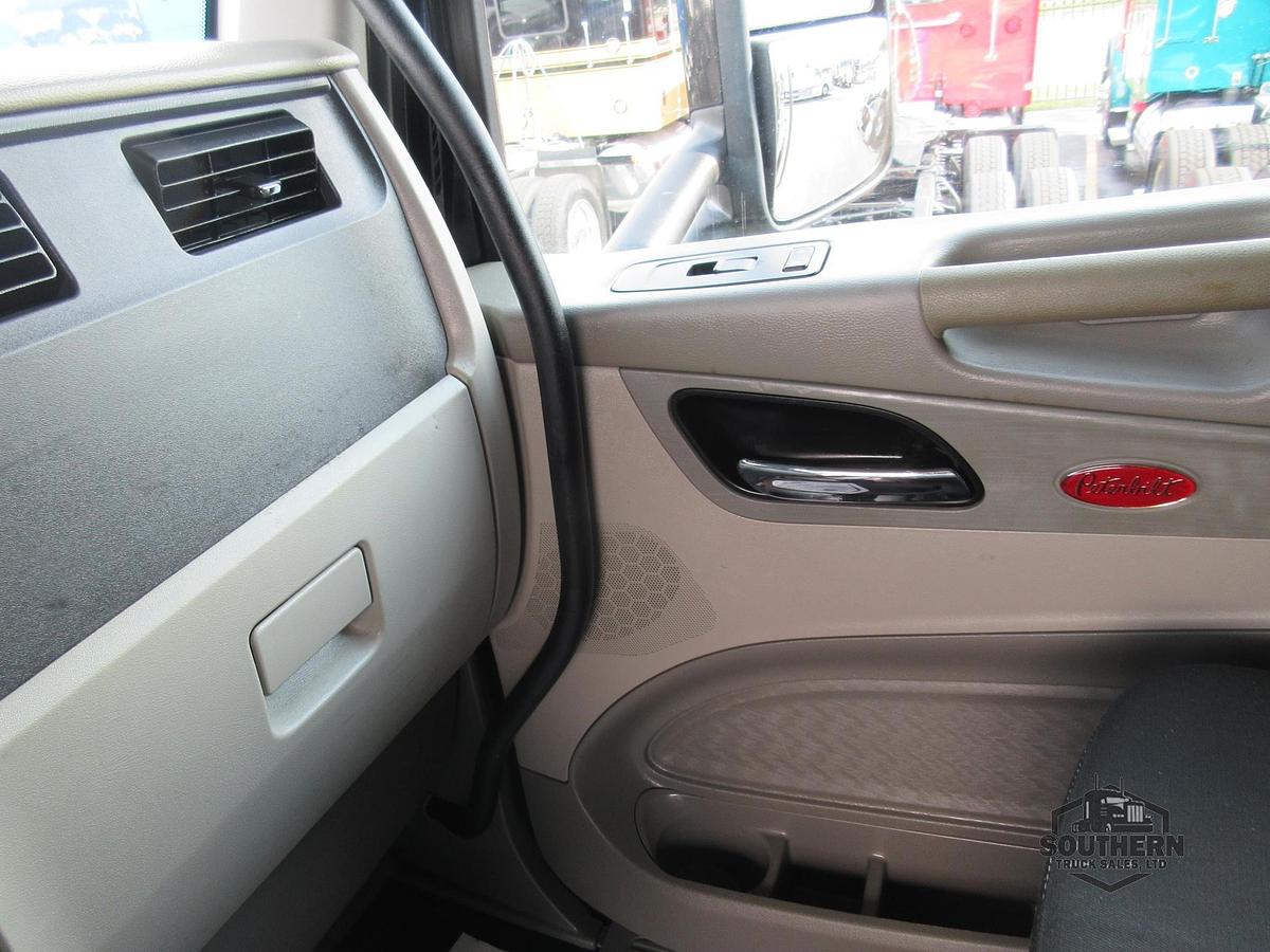 Used 2021 PETERBILT 567