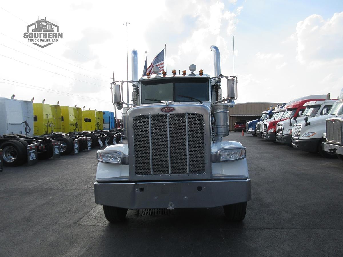 Used 2016 PETERBILT 389