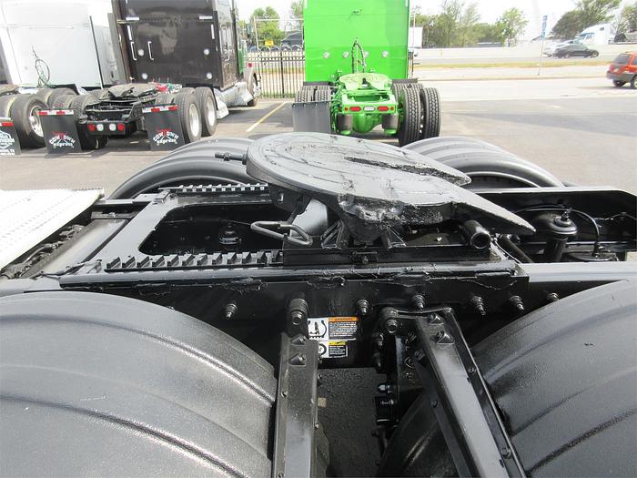 Used 2015 PETERBILT 389