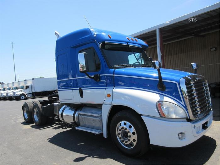 Used 2017 FREIGHTLINER CASCADIA 125