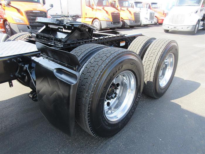 Used 2017 FREIGHTLINER CASCADIA 125