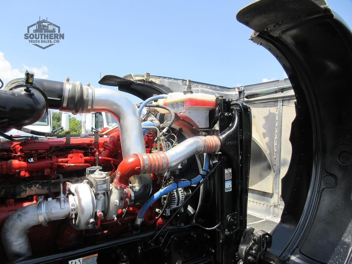 Used 2022 PETERBILT 389