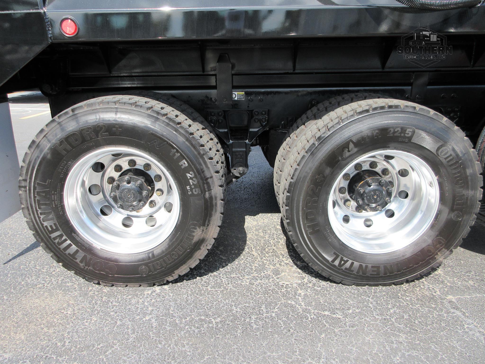 2025 KENWORTH T880